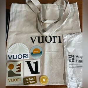 Vuori swag bag with hat & notebook